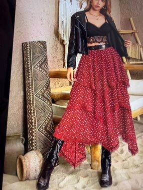❤️Hello Gorgeous! Burgundy Lace Detail Layered Boho Skirt